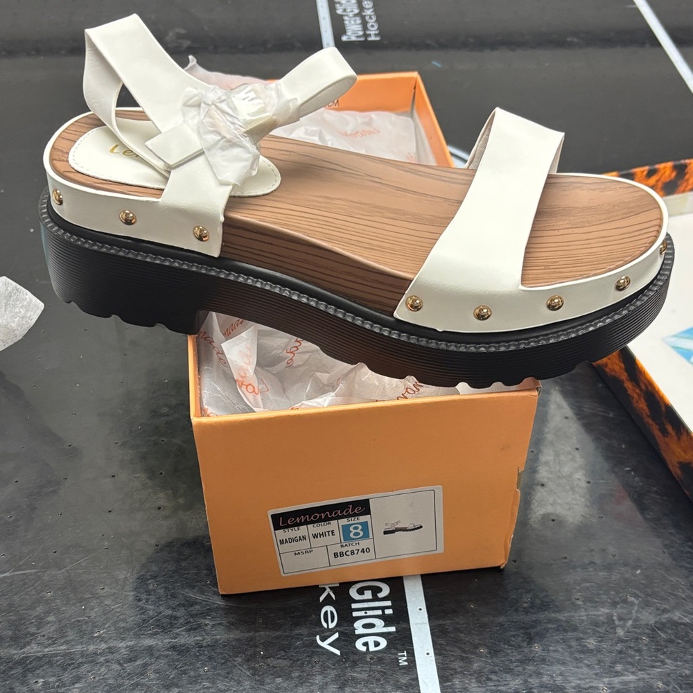 Lemonade Women's White Platform Sandals new in the box women’s size 8